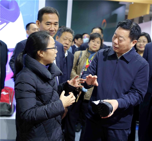 第三届湖南永州·蓝山国际皮具箱包博览会开幕